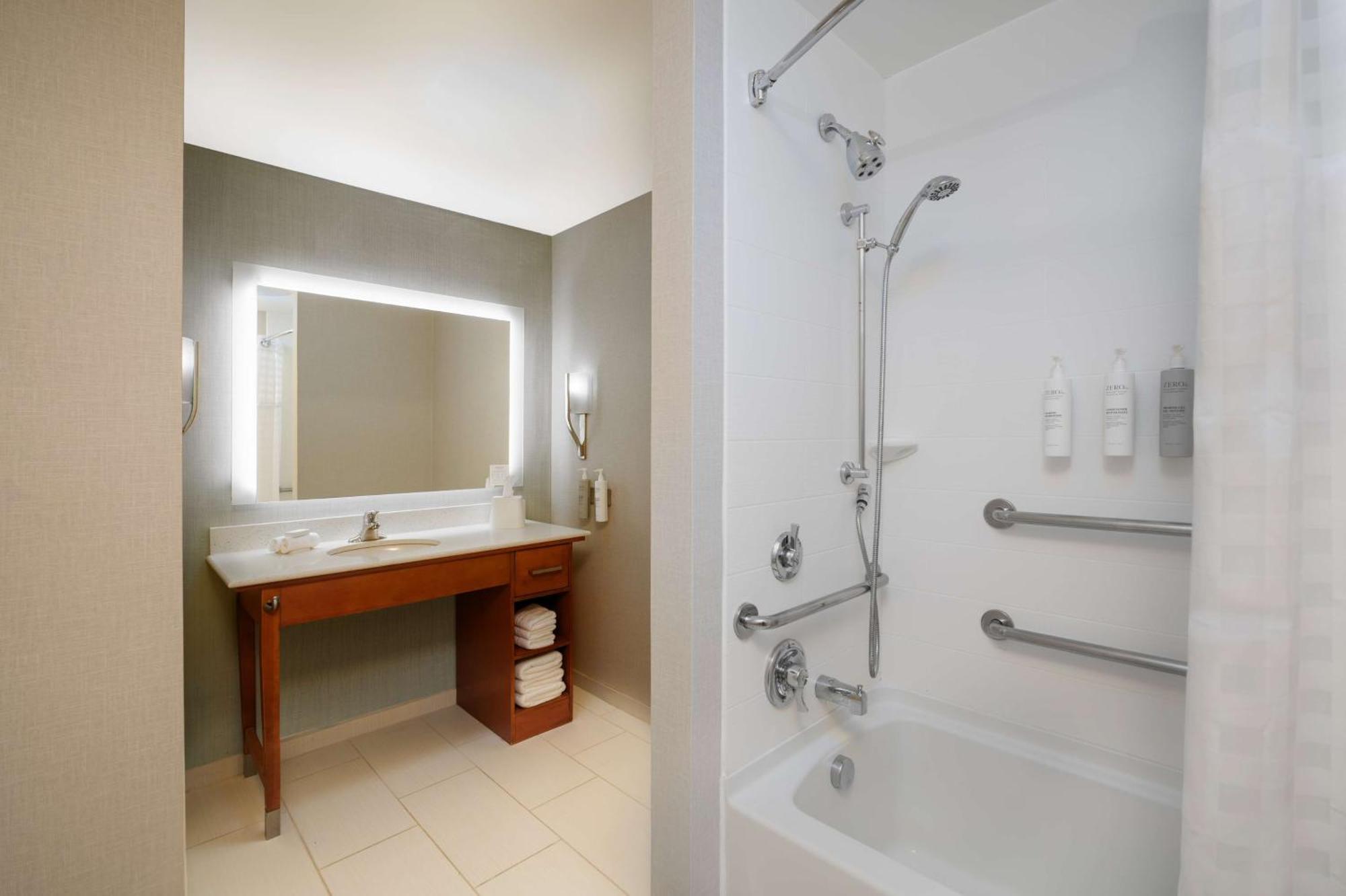 Homewood Suites By Hilton Gateway Hills Нашуа Экстерьер фото